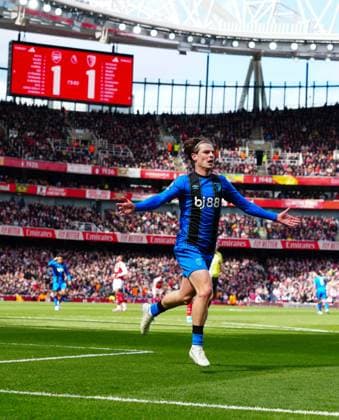 Alex Scott of Bournemouth celebrates scoring a goal after making it 2-1 Arsenal v AFC Bournemouth, Premier League, Football, Emirates Stadium, London, UK - 11 Apr 2026London Emirates Stadium United Kingdom EDITORIAL USE ONLY No use with unauthorised audio, video, data, fixture lists, club league logos or live services. Online in-match use limited to 120 images, no video emulation. No use in betting, games or single club league player publications. Copyright: xJavierxGarcia Shutterstockx 16823522cd