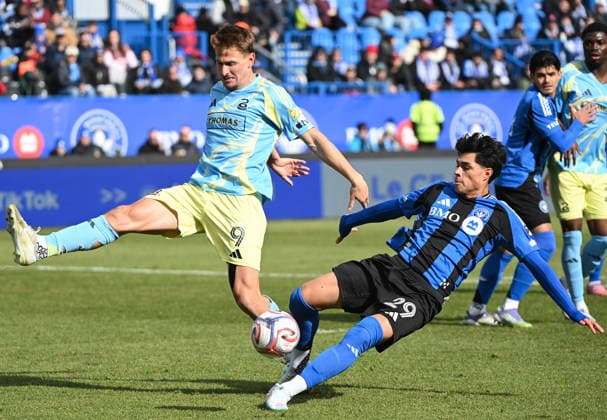 April 11, 2026, Montreal, Pq, Canada: Philadelphia Union s Bruno Damiani (9) defends against CF Montreal s Olger Escobar (29) during second half MLS, Fussball Herren, USA soccer action in Montreal, Saturday, April 11, 2026. Bruno Damiani, Olger Escobar,  - ZUMAc35_ 20260411_zaf_c35_115 Copyright: xGrahamxHughesx