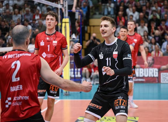 Volleyball 2. Bundesliga Saison 2025 2026 Playoff Halbfinal Hinspiel 11.04.2026 TV Rottenburg - FC Schuettorf 09 JUBEL, Robin Leber (re, TV Rottenburg) und Moritz Rauber (li, TV Rottenburg) *** Volleyball 2 Bundesliga season 2025 2026 Playoff semi-final first leg 11 04 2026 TV Rottenburg FC Schuettorf 09 JUBEL, Robin Leber right, TV Rottenburg and Moritz Rauber left, TV Rottenburg