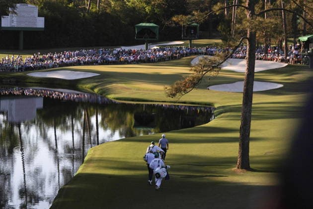 Golf 2026 Masters Tournament - Round 3 Rory McIlroy (top C) of Northern Ireland walks up to the 16th green in Round 3 of the 2026 Masters tournament in Augusta, Georgia, USA, 11 April 2026. Augusta United States  Copyright: xERIKxS.xLESSERx