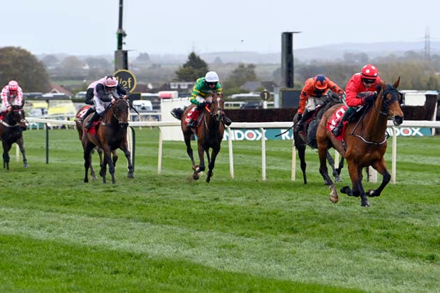 11.04.2026, Aintree, Liverpool, GBR - Home by the Lee with James Joseph Slevin up wins the Liverpool Hurdle. Aintree racecourse. (Pferd, Jockey, Home by the Lee, Slevin, Sieg, Ziel, Zielankunft) 260411C933AINTREE.JPG *** 11 04 2026, Aintree, Liverpool, GBR Home by the Lee with James Joseph Slevin up wins the Liverpool Hurdle Aintree racecourse horse, jockey, Home by the Lee, Slevin, win, finish, finish 260411C933AINTREE JPG