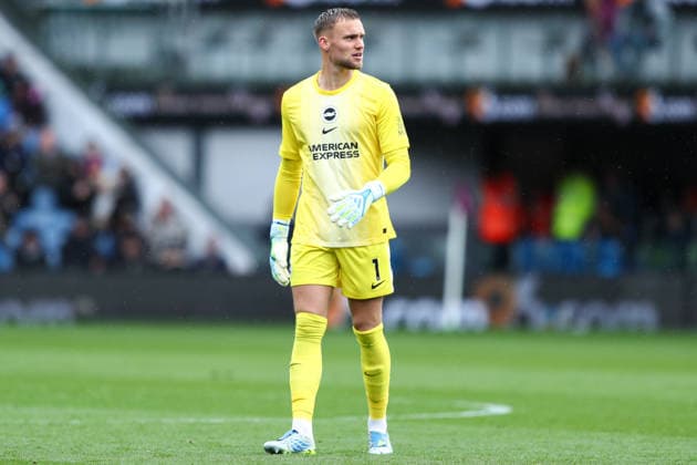 Burnley v Brighton & Hove Albion - Premier League Brighton & Hove Albion goalkeeper Bart Verbruggen during the Premier League match between Burnley and Brighton & Hove Albion at Turf Moor in Burnley, United Kingdom, on April 11, 2026. Burnley Lancashire United Kingdom  Copyright: xNewsxImagesx originalFilename:cosgrove-premierl260411_npz18.jpg