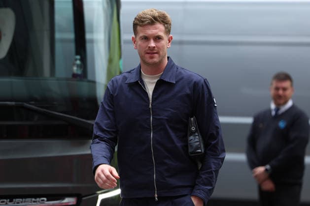 Brentford v Everton - Premier League Nathan Collins of Brentford arrives at the stadium before the Premier League match between Brentford and Everton at the Gtech Community Stadium in Brentford, United Kingdom, on April 11, 2026. Brentford Greater London United Kingdom  Copyright: xMIxNewsx originalFilename:fletcher-brentfor260411_npZE8.jpg