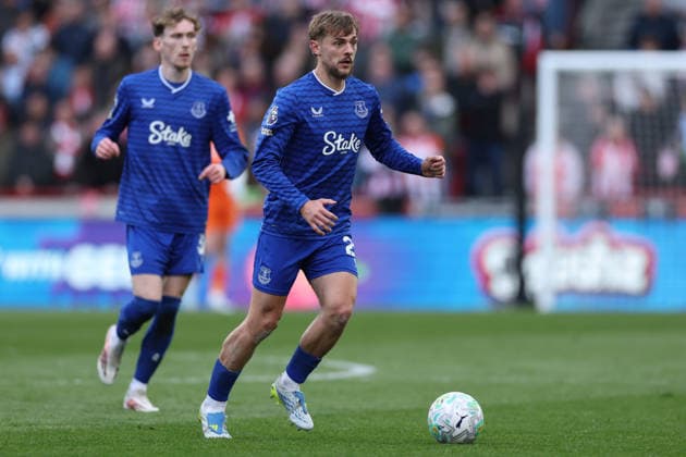 Brentford v Everton - Premier League Kiernan Dewsbury-Hall of Everton possesses the ball during the Premier League match between Brentford and Everton at the Gtech Community Stadium in Brentford, United Kingdom, on April 11, 2026. Brentford Greater London United Kingdom  Copyright: xMIxNewsx originalFilename:fletcher-brentfor260411_npjw0.jpg