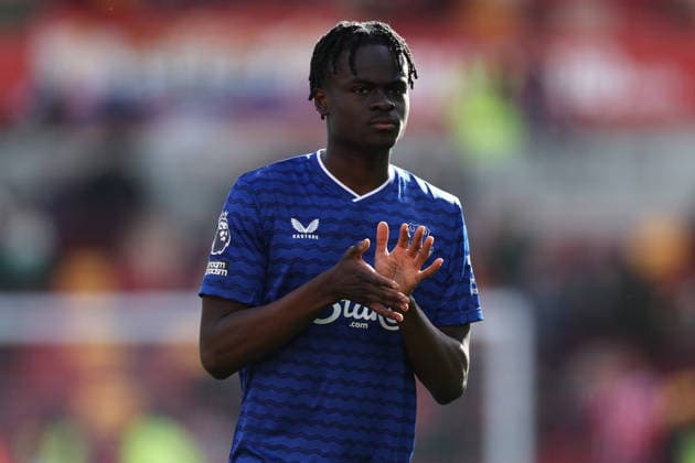 Brentford v Everton - Premier League Tyrique George of Everton thanks the supporters after the Premier League match between Brentford and Everton at the Gtech Community Stadium in Brentford, United Kingdom, on April 11, 2026. Brentford Greater London United Kingdom  Copyright: xMIxNewsx originalFilename:fletcher-brentfor260411_npxKE.jpg