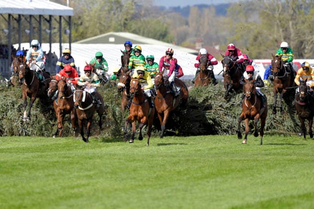 11.04.2026, Aintree, Liverpool, GBR - Horses and jockeys during the Grand National. Aintree racecourse. (Pferde, Jockeys, Sprung, springen, Hindernis, Hindernisrennen, Wassergraben, Jagdrennen, Steeple-Chase) 260411C958AINTREE.JPG *** 11 04 2026, Aintree, Liverpool, GBR Horses and jockeys during the Grand National Aintree racecourse Horses, jockeys, jump, jumping, obstacle, steeplechase, steeplechase, moat, steeple chase 260411C958AINTREE JPG