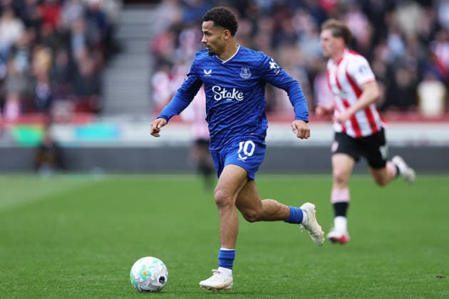 Brentford v Everton - Premier League Illiman Ndiaye of Everton with the ball during the Premier League match between Brentford and Everton at the Gtech Community Stadium in Brentford, United Kingdom, on April 11, 2026. Brentford Greater London United Kingdom  Copyright: xMIxNewsx originalFilename:fletcher-brentfor260411_npU01.jpg