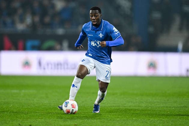 Merveille Papela SV Darmstadt 1898, 21 on the ball, GER, SV Darmstadt 98 vs Hannover 96, Soccer 2 Bundesliga, Matchday 29, Season 2025 2026, 11 04 2026 DFL regulations prohibit any use of photographs as image sequences and or quasi video GER, SV Darmstadt 98 vs Hannover 96, Soccer 2 Bundesliga, Matchday 29, Season 2025 2026, 11 04 2026 Darmstadt Copyright: xEibner-Pressefoto FlorianxWiegandx EP_FWD