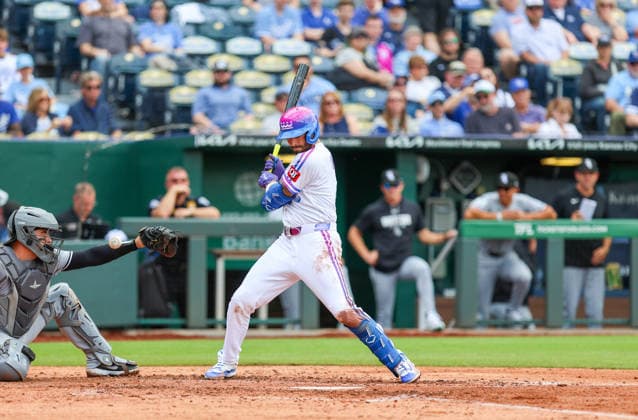 APR 11, 2026: Kansas City Royals second baseman Jonathan India (6) gets hit by a pitch against the Chicago White Sox at Kauffman Stadium in Kansas City, MO. CSM MLB, Baseball Herren, USA 2026: White Sox Vs Royals April 11th  - ZUMAc04_ 20260411_zma_c04_045 Copyright: xRomanxPunox