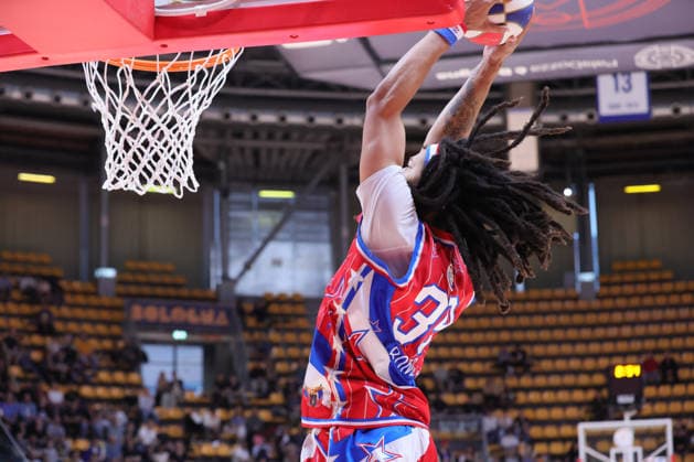 39 Bones Driscoll Harlem Globetrotters - Washington Generals 100Years World Tour Bologna 11-04-2026 during Harlem Globetrotters 100Years World Tour, Events in Bologna, Italy, April 11 2026  Copyright: xValentinoxOrsini IPAxSportx xipa-agency.netx xx IPA_73902090 IPA_Agency_IPA73902090