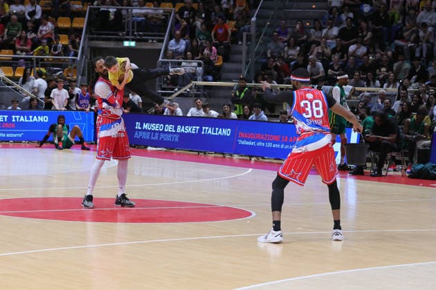 28 Jumpin Ballard Harlem Globetrotters - Washington Generals 100Years World Tour Bologna 11-04-2026 38 Splash Blount Harlem Globetrotters - Washington Generals 100Years World Tour Bologna 11-04-2026 during Harlem Globetrotters 100Years World Tour, Events in Bologna, Italy, April 11 2026  Copyright: xValentinoxOrsini IPAxSportx xipa-agency.netx xx IPA_73902102 IPA_Agency_IPA73902102