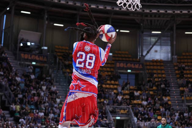 28 Jumpin Ballard Harlem Globetrotters - Washington Generals 100Years World Tour Bologna 11-04-2026 during Harlem Globetrotters 100Years World Tour, Events in Bologna, Italy, April 11 2026  Copyright: xValentinoxOrsini IPAxSportx xipa-agency.netx xx IPA_73902118 IPA_Agency_IPA73902118