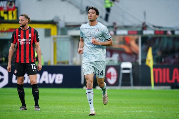 AC Milan v Udinese Calcio - Serie A Arthur Atta of Udinese Calcio during the Italian Serie A football match between AC Milan and Udinese Calcio at San Siro Stadium in Milan, Italy, on April 11, 2026. Milano Italy Italy  Copyright: xLucaxRossinix originalFilename:rossini-acmilanv260411_npRrm.jpg