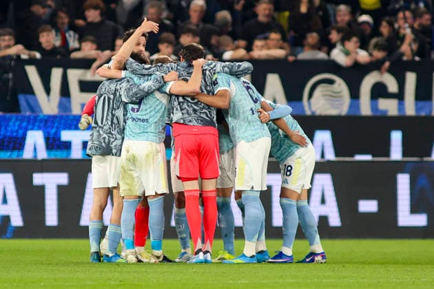 Atalanta BC v Juventus FC - Serie A Juventus FC players celebrate the victory at the end of the Atalanta BC vs Juventus FC, 32nd Serie A Enilive 2025-26 game at New Balance Arena in Bergamo, Italy, on April 11, 2026. Bergamo Italy  Copyright: xDavidexCasentinix originalFilename:casentini-atalanta260411_np7tk.jpg