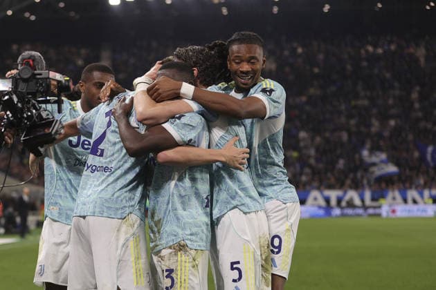 CALCIO - Serie A - Atalanta BC vs Juventus FC Jeremie Boga of Juventus FC celebrates with team after goal during Atalanta BC vs Juventus FC, 32Â° Serie A Enilive 2025-26 game at New Balance Arena in Bergamo (BG), Italy, on April 11, 2026. Bergamo Italy  Copyright: xIPAxSport ABACAx