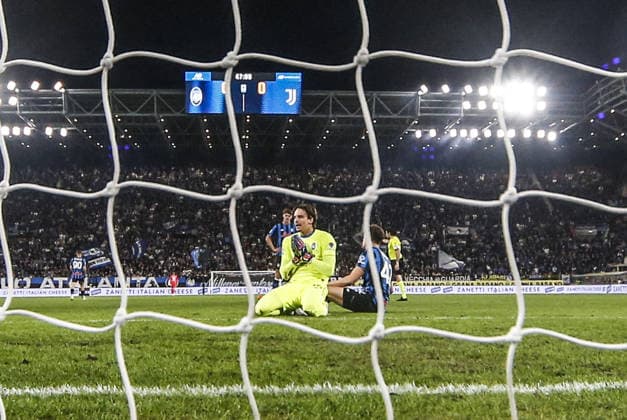 CALCIO - Serie A - Atalanta BC vs Juventus FC Marco Carnesecchi of Atalanta BC. expresses disappointment after Jeremie Boga of Juventus FC goal during Atalanta BC vs Juventus FC, 32Â° Serie A Enilive 2025-26 game at New Balance Arena in Bergamo (BG), Italy, on April 11, 2026. Bergamo Italy  Copyright: xIPAxSport ABACAx