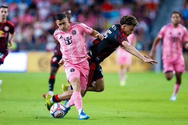 MIAMI, FL - APRIL 11: Inter Miami forward German Berterame (19) and New York Red Bulls defender Sean Nealis (15) battle for the ball during a MLS, Fussball Herren, USA match between Inter Miami CF and Red Bull New York at NU Stadium on April 11, 2026 in Fort Lauderdale, Florida.(Photo by Chris Arjoon Icon Sportswire) SOCCER: APR 11 MLS Inter Miami CF vs Red Bull New York EDITORIAL USE ONLY Icon2604100010001