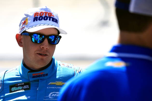 BRISTOL, TN - APRIL 11: Connor Zilisch ( 1 JR Motorsports Roto-Rooter Chevrolet) talks with members of his crew during practice for the NASCAR, Motorsport, USA O Reilly Auto Parts Series Suburban Propane 300 on April 11, 2026 at Bristol Motor Speedway in Bristol, TN. (Photo by Jeff Robinson Icon Sportswire) AUTO: APR 11 NASCAR O’Reilly Auto Parts Series Suburban Propane 300 EDITORIAL USE ONLY Icon2604111179300