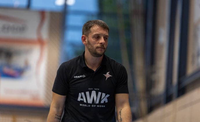 Ein bedienter Kris Borisov (SV Fellbach Flashers, Headcoach) SV Fellbach Flashers vs. Hertener Loewen Basketball, Basketball,Barmer Basketball 2. Bundesliga ProB, Play-Offs, Saison 2025 2026, 11.04.2026, SV Fellbach Flashers vs. Hertener Loewen Basketball, Basketball,Barmer Basketball 2. Bundesliga ProB, Play-Offs, Saison 2025 2026, 11.04.2026 Fellbach *** A served Kris Borisov SV Fellbach Flashers, Headcoach SV Fellbach Flashers vs Hertener Loewen Basketball, Basketball,Barmer Basketball 2 Bundesliga ProB, Play Offs, Season 2025 2026, 11 04 2026, SV Fellbach Flashers vs Hertener Loewen Basketball, Basketball,Barmer Basketball 2 Bundesliga ProB, Play Offs, Season 2025 2026, 11 04 2026 Fellbach Copyright: xEibner-Pressefoto DavidexDixGiovx EP_DGI