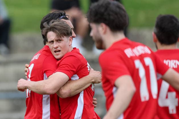Fussball - VL MItte - FV Biebrich 02 - TUS Hornau - 11.04.26, NIKLAS KERN (Hornau) jubelt nach seinem Tor des Tages, - *** Football VL MItte FV Biebrich 02 TUS Hornau 11 04 26, NIKLAS KERN Hornau celebrates after his goal of the day,