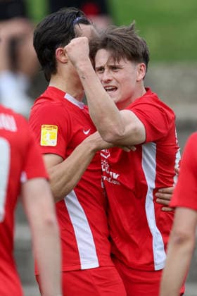 Fussball - VL MItte - FV Biebrich 02 - TUS Hornau - 11.04.26, NIKLAS KERN (Hornau) jubelt nach seinem Tor des Tages, - *** Football VL MItte FV Biebrich 02 TUS Hornau 11 04 26, NIKLAS KERN Hornau celebrates after his goal of the day,