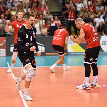 Freude, Jubel, , Robin Leber (TV Rottenburg, 11), rechts Moritz Rauber (TV Rottenburg, 02), hinten Niklas Lichtenauer (TV Rottenburg, 08), Milan Kvrzic (TV Rottenburg, 07) TV Rottenburg vs. FC Schuettorf 09, Volleyball, 2. Bundesliga, Playoff Halbfinale, Spiel 9, Saison 2025 2026, 11.04.2026, TV Rottenburg vs. FC Schuettorf 09, Volleyball, 2. Bundesliga, Playoff Halbfinale, Spiel 9, Saison 2025 2026, 11.04.2026 Rottenburg *** Joy, jubilation, , Robin Leber TV Rottenburg, 11 , right Moritz Rauber TV Rottenburg, 02 , back Niklas Lichtenauer TV Rottenburg, 08 , Milan Kvrzic TV Rottenburg, 07 TV Rottenburg vs FC Schuettorf 09, Volleyball, 2 Bundesliga, playoff semi-final, match 9, 2025 2026 season, 11 04 2026, TV Rottenburg vs FC Schuettorf 09, Volleyball, 2 Bundesliga, playoff semi-final, match 9, 2025 2026 season, 11 04 2026 Rottenburg Copyright: xEibner-Pressefoto RalphxKunzex EP_RKE