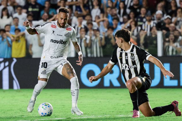 SANTOS, BRAZIL - APRIL 11: Neymar of Santos during the Santos v Atletico Mineiro - Brasileirao 2026 at Vila Belmiro Stadium on April 11, 2026 in Santos, Brazil. (Photo by Marco Buenavista Sports Press Photo)  Copyright: xMarcoxBuenavista SportsxPressxPhotox Sportspressphoto_SPR127923