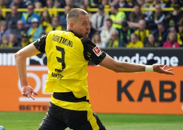 Fussball, 1.BL saison 2025 2026 , Borussia Dortmund vs Bayer 04 Leverkusen , 11.04.2026, Signal Iduna Park, Dortmund , , Waldemar Anton, Borussia Dortmund , *** Soccer, 1 BL season 2025 2026 , Borussia Dortmund vs Bayer 04 Leverkusen , 11 04 2026, Signal Iduna Park, Dortmund , , Waldemar Anton, Borussia Dortmund ,