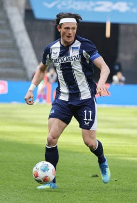 Fabian Reese on the ball Single image Crop action Sport Soccer Football DFL 2 Bundesliga Men 29 Matchday Season 2025 2026 11 04 2026 Hertha BSC Berlin vs 1 FC Kaiserslautern FCK DFL regulations prohibit any use of photographs as image sequences and or quasi video