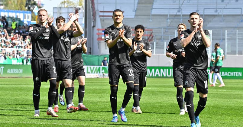 11 04 2026 Soccer Season 2025 2026 2 Soccer Bundesliga 29 Matchday SC Preußen Preussen Münster SCP SpVgg Greuther Fürth SGF Kleeblatt Sportfoto Zink MeZi xmexzix DFL regulations prohibit any use of photographs as image sequences and or quasi video only for editorial use von links Brynjar Ingi Bjarnason 25, SpVgg Greuther Fürth Reno Münz Muenz 5, SpVgg Greuther Fürth Maximilian Solomon Dietz 33, SpVgg Greuther Fürth Sayfallah Ltaief 47, SpVgg Greuther Fürth Branimir Hrgota 10, SpVgg Greuther Fürth