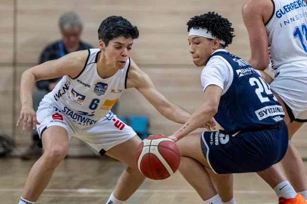 Toyota DBBL 2025 2026 Syntainics MBC vs BC Marburg Blue Dolphins Playoff Semifinal, Game 1 Halle Saale, Germany April 11, 2026 In the picture from left Ana Raimundo Marburg and Liz Smith Halle Halle Saale swh Arena Sachsen Anhalt Germany