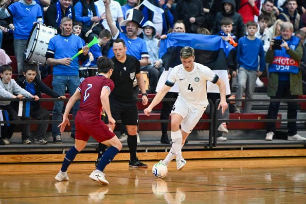 (260412) -- JOHVI, April 12, 2026 -- Andreas Okland (L) of Norway vies with Pavel Rubel of Estonia during the preliminary qualifying round of the 2028 FIFA Futsal World Cup Group F match between Estonia and Norway in Johvi, Estonia, April 11, 2026. (Photo by Xinhua) (SP)ESTONIA-JOHVI-FIFA FUTSAL WORLD CUP-PRELIMINARY QUALIFYING ROUND SergeixStepanov 