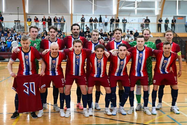 (260412) -- JOHVI, April 12, 2026 -- Players of Norway pose for a photo before the preliminary qualifying round of the 2028 FIFA Futsal World Cup Group F match between Estonia and Norway in Johvi, Estonia, April 11, 2026. (Photo by Xinhua) (SP)ESTONIA-JOHVI-FIFA FUTSAL WORLD CUP-PRELIMINARY QUALIFYING ROUND SergeixStepanov 