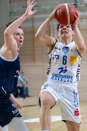 Toyota DBBL 2025 2026 Syntainics MBC vs BC Marburg Blue Dolphins Playoff Semifinal, Game 1 Halle Saale, Germany April 11, 2026 In the picture from left Romy Bär Baer Halle and Ana Raimundo Marburg Halle Saale swh Arena Sachsen Anhalt Germany