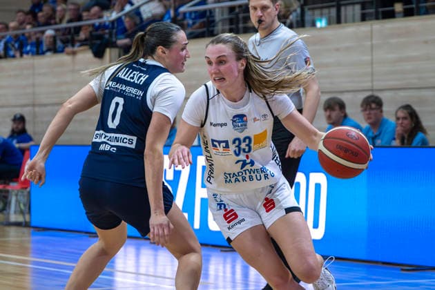 Toyota DBBL 2025 2026 Syntainics MBC vs BC Marburg Blue Dolphins Playoff Semifinal, Game 1 Halle Saale, Germany April 11, 2026 Pictured from left Alexia Allesch Halle and Greta Kampschroeder Marburg Halle Saale swh Arena Sachsen Anhalt Germany