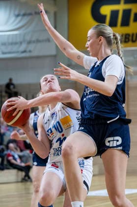 Toyota DBBL 2025 2026 Syntainics MBC vs BC Marburg Blue Dolphins Playoff Semifinal, Game 1 Halle Saale, Germany April 11, 2026 In the picture from left in a duel Lucy Michel Marburg and Sona Svetlikova Halle Halle Saale swh Arena Sachsen Anhalt Germany