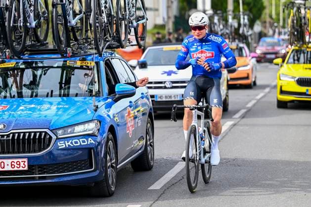 Paris - Roubaix Hauts-de-France 2026 Cycling Race ROUBAIX, FRANCE - APRIL 12 : Philipsen Jasper (BEL) of Alpecin Premier Tech during the 123rd edition of Paris - Roubaix Hauts-de-France an UCI World Tour 1.UWT one day cycling road race for Men Elite of 258 km with start in Compiegne and finish in Roubaix on April 12, 2026 in Roubaix, France, 12 04 2026 ( Motordriver Kenny Verfaillie - Roubaix France  Copyright: xVincentxKalutx