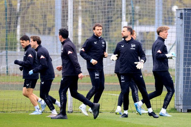 DEU, DFL, 2 FBL Hertha BSC, Training, 12 04 2026, Sportforum, Berlin, DEU, DFL, 2 FBL Hertha BSC, Training, im Bild Hertha Spielerkreis DFL regulations prohibit any use of Photographs as image sequences and or quasi video nordphotoxGmbHx xEngler nph00076