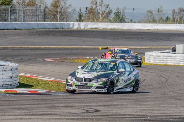Guilherme Oliveira & Lluc Ibanez Trullols & Max Reis & Nil Montserrat Simo (Manheller Racing) in der Kurve vor Fabio Grosse & Patrik Grütter (SRS Team Sorg Rennsport) auf dem Nürburgring Spannende Kurvenfahrt am Nürburgring *** Guilherme Oliveira Lluc Ibanez Trullols Max Reis Nil Montserrat Simo Manheller Racing in the corner ahead of Fabio Grosse Patrik Grütter SRS Team Sorg Rennsport at the Nürburgring Exciting cornering at the Nürburgring Copyright: xMichaelxSchäferx
