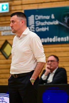 Branislav Ignjatoviv, Coach, Nikola Stanic Co Trainer GI 31. Spieltag, 2.Bundesliga Pro A, 46ers, Basketball, Basketball Saison 2025 2026, BBL, Deutschland, VfL SparkassenStars Bochum - Giessen 46ers, Gießen in schwarz, Bochum in weiß, Herren *** Branislav Ignjatoviv, Coach, Nikola Stanic Co Coach GI 31 Matchday, 2 Bundesliga Pro A, 46ers, Basketball, Basketball Season 2025 2026, BBL, Germany, VfL SparkassenStars Bochum Giessen 46ers, Giessen in black, Bochum in white, Men