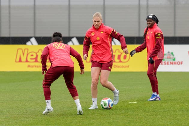 12 04 2026, xgrfx, Football DFB Media Dates, German Womens National Team Training v l Shekiera Martinez, Rebecca Knaak, Nicole Anyomi German Womens National Team DFL DFB REGULATIONS PROHIBIT ANY USE OF PHOTOGRAPHS as IMAGE SEQUENCES and or QUASI VIDEO Herzogenaurach