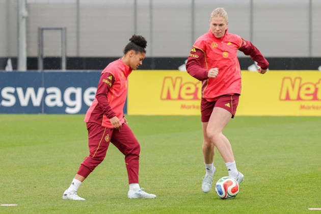 12 04 2026, xgrfx, Football DFB Media Dates, German Womens National Team Training v l Shekiera Martinez, Rebecca Knaak German Womens National Team DFL DFB REGULATIONS PROHIBIT ANY USE OF PHOTOGRAPHS as IMAGE SEQUENCES and or QUASI VIDEO Herzogenaurach