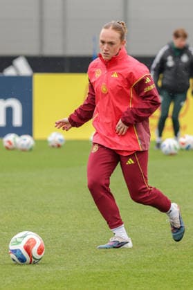 12 04 2026, xgrfx, Football DFB Media Dates, German Womens National Team Training v l Lisanne Gräwe German Womens National Team DFL DFB REGULATIONS PROHIBIT ANY USE OF PHOTOGRAPHS as IMAGE SEQUENCES and or QUASI VIDEO Herzogenaurach
