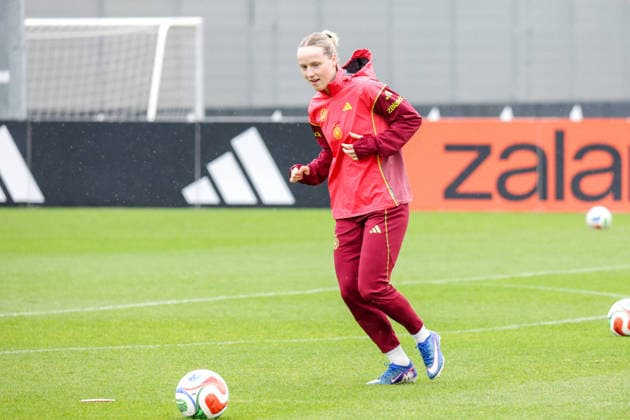 12 04 2026, xgrfx, Football DFB Media Dates, German Womens National Team Training v l Franziska Kett German Womens National Team DFL DFB REGULATIONS PROHIBIT ANY USE OF PHOTOGRAPHS as IMAGE SEQUENCES and or QUASI VIDEO Herzogenaurach