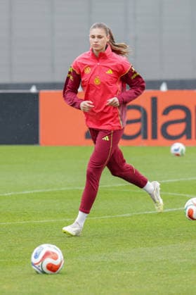 12 04 2026, xgrfx, Football DFB Media Dates, German Womens National Team Training v l Jule Brand German Womens National Team DFL DFB REGULATIONS PROHIBIT ANY USE OF PHOTOGRAPHS as IMAGE SEQUENCES and or QUASI VIDEO Herzogenaurach