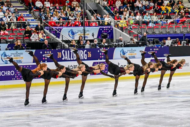 Synchronized Skating - SYNCHRO9 Team Finland (FIN) also Demo für Olympia bei der ISU Weltmeisterschaft im Synchroneiskunstlauf am 11.04.2026 in Salzburg, Salzburg, Österreich Salzburg Salzburgarena Salzburg Österreich *** Synchronized Skating SYNCHRO9 Team Finland FIN also demo for Olympia at the ISU World Synchronized Figure Skating Championships on 11 04 2026 in Salzburg, Salzburg, Austria Salzburg Salzburgarena Salzburg Austria