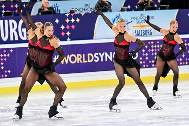 Synchronized Skating - SYNCHRO9 Team Finland (FIN) also Demo für Olympia bei der ISU Weltmeisterschaft im Synchroneiskunstlauf am 11.04.2026 in Salzburg, Salzburg, Österreich Salzburg Salzburgarena Salzburg Österreich *** Synchronized Skating SYNCHRO9 Team Finland FIN also demo for Olympia at the ISU World Synchronized Figure Skating Championships on 11 04 2026 in Salzburg, Salzburg, Austria Salzburg Salzburgarena Salzburg Austria