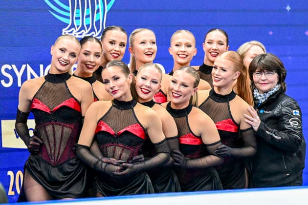 Synchronized Skating - SYNCHRO9 Team Finland (FIN) also Demo für Olympia bei der ISU Weltmeisterschaft im Synchroneiskunstlauf am 11.04.2026 in Salzburg, Salzburg, Österreich Salzburg Salzburgarena Salzburg Österreich *** Synchronized Skating SYNCHRO9 Team Finland FIN also demo for Olympia at the ISU World Synchronized Figure Skating Championships on 11 04 2026 in Salzburg, Salzburg, Austria Salzburg Salzburgarena Salzburg Austria