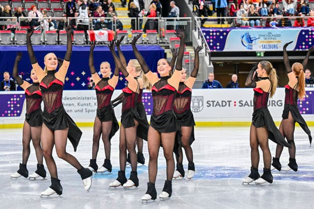 Synchronized Skating - SYNCHRO9 Team Finland (FIN) also Demo für Olympia bei der ISU Weltmeisterschaft im Synchroneiskunstlauf am 11.04.2026 in Salzburg, Salzburg, Österreich Salzburg Salzburgarena Salzburg Österreich *** Synchronized Skating SYNCHRO9 Team Finland FIN also demo for Olympia at the ISU World Synchronized Figure Skating Championships on 11 04 2026 in Salzburg, Salzburg, Austria Salzburg Salzburgarena Salzburg Austria