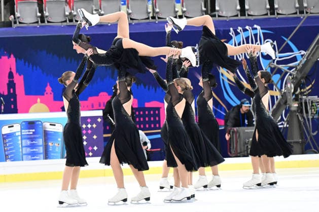 Synchronized Skating - Team Cool Dreams Schweiz (SUI) bei der ISU Weltmeisterschaft im Synchroneiskunstlauf am 11.04.2026 in Salzburg, Salzburg, Österreich Salzburg Salzburgarena Salzburg Österreich *** Synchronized Skating Team Cool Dreams Switzerland SUI at the ISU World Synchronized Figure Skating Championships on 11 04 2026 in Salzburg, Salzburg, Austria Salzburg Salzburgarena Salzburg Austria